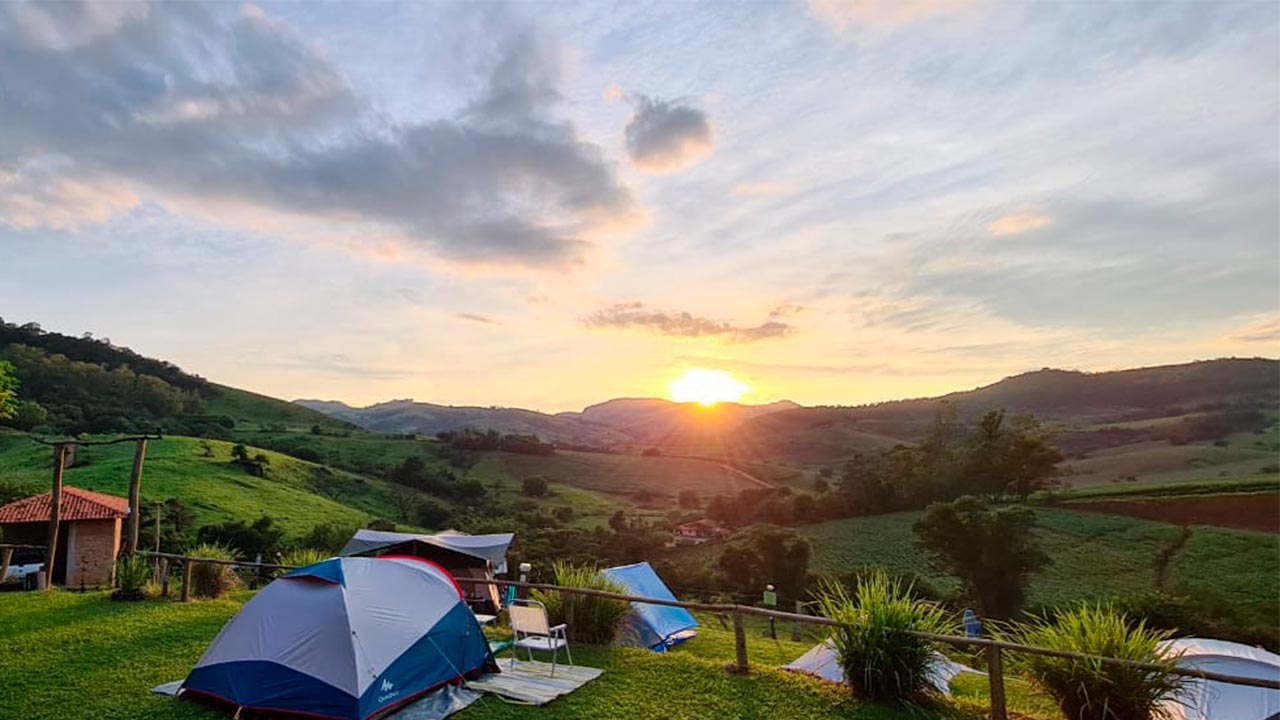 Nascer do sol no Parque Vale das Pedras